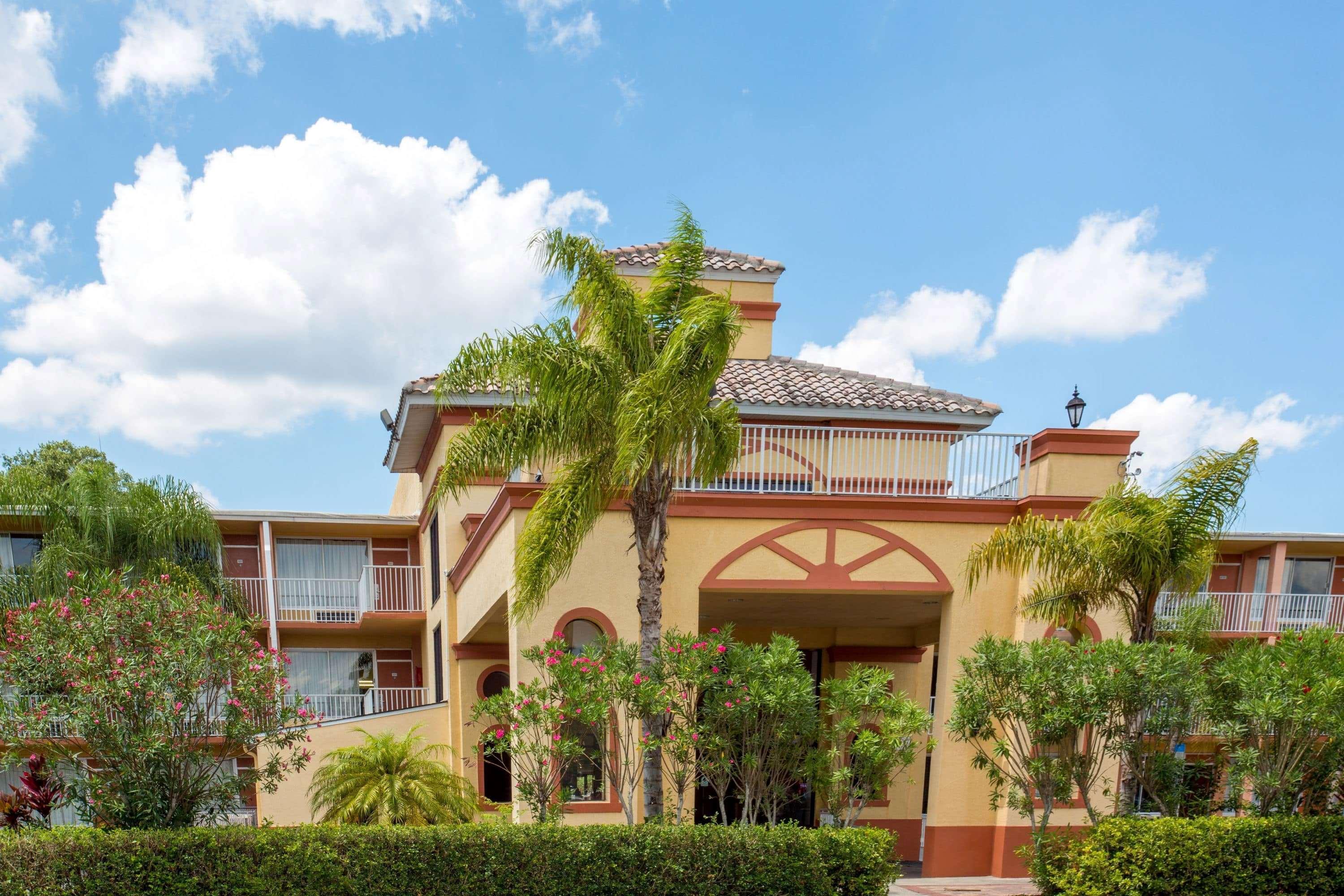 Howard Johnson By Wyndham Tropical Palms Kissimmee Esterno foto