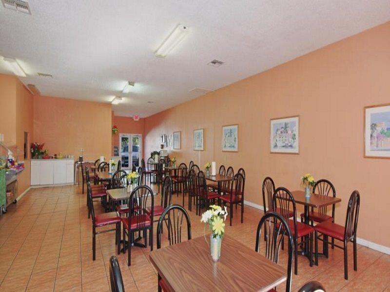 Howard Johnson By Wyndham Tropical Palms Kissimmee Esterno foto