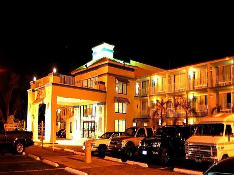 Howard Johnson By Wyndham Tropical Palms Kissimmee Esterno foto