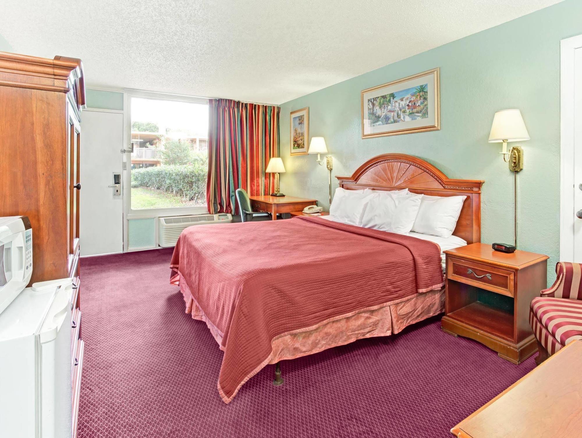 Howard Johnson By Wyndham Tropical Palms Kissimmee Esterno foto