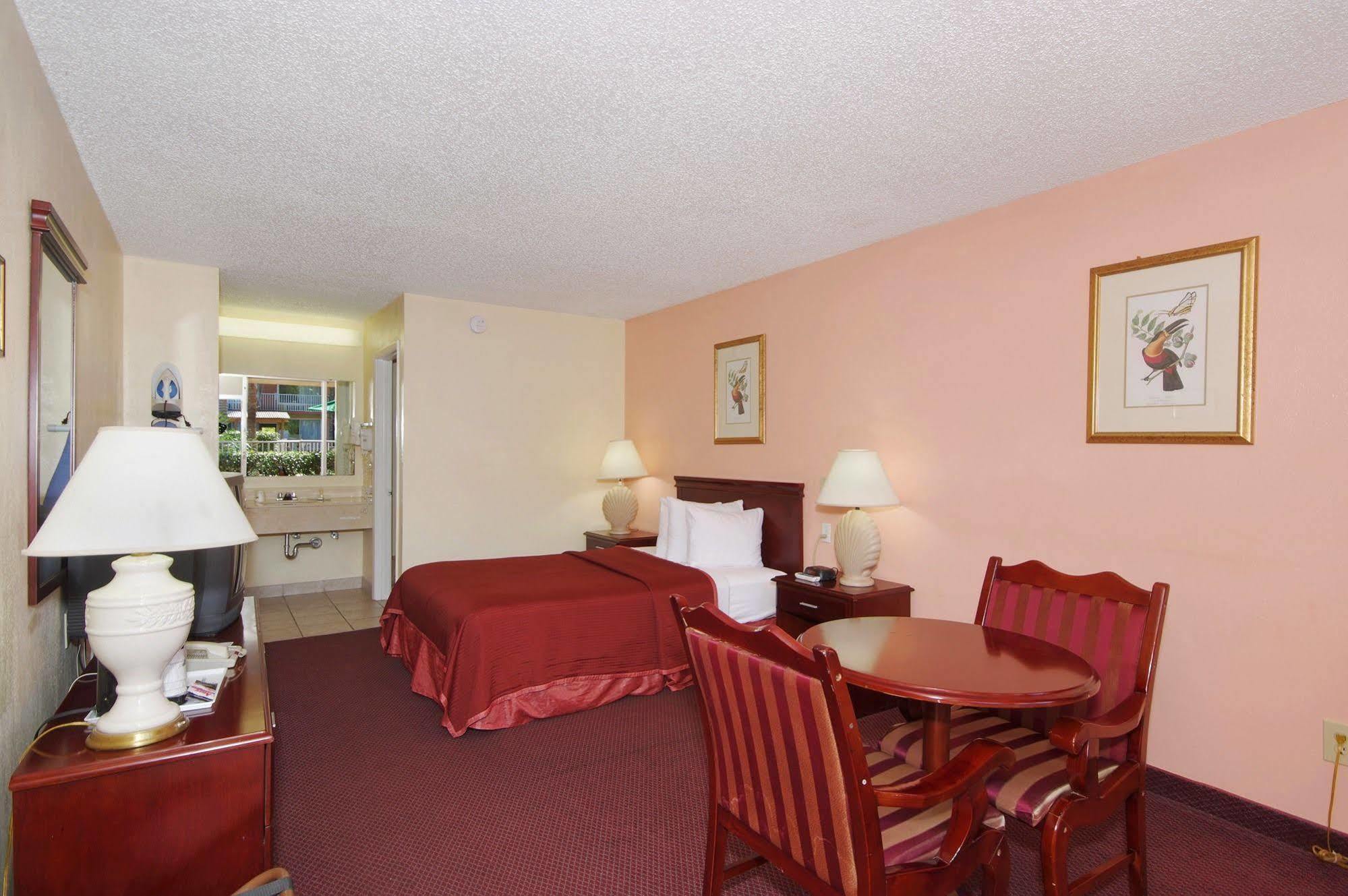Howard Johnson By Wyndham Tropical Palms Kissimmee Esterno foto