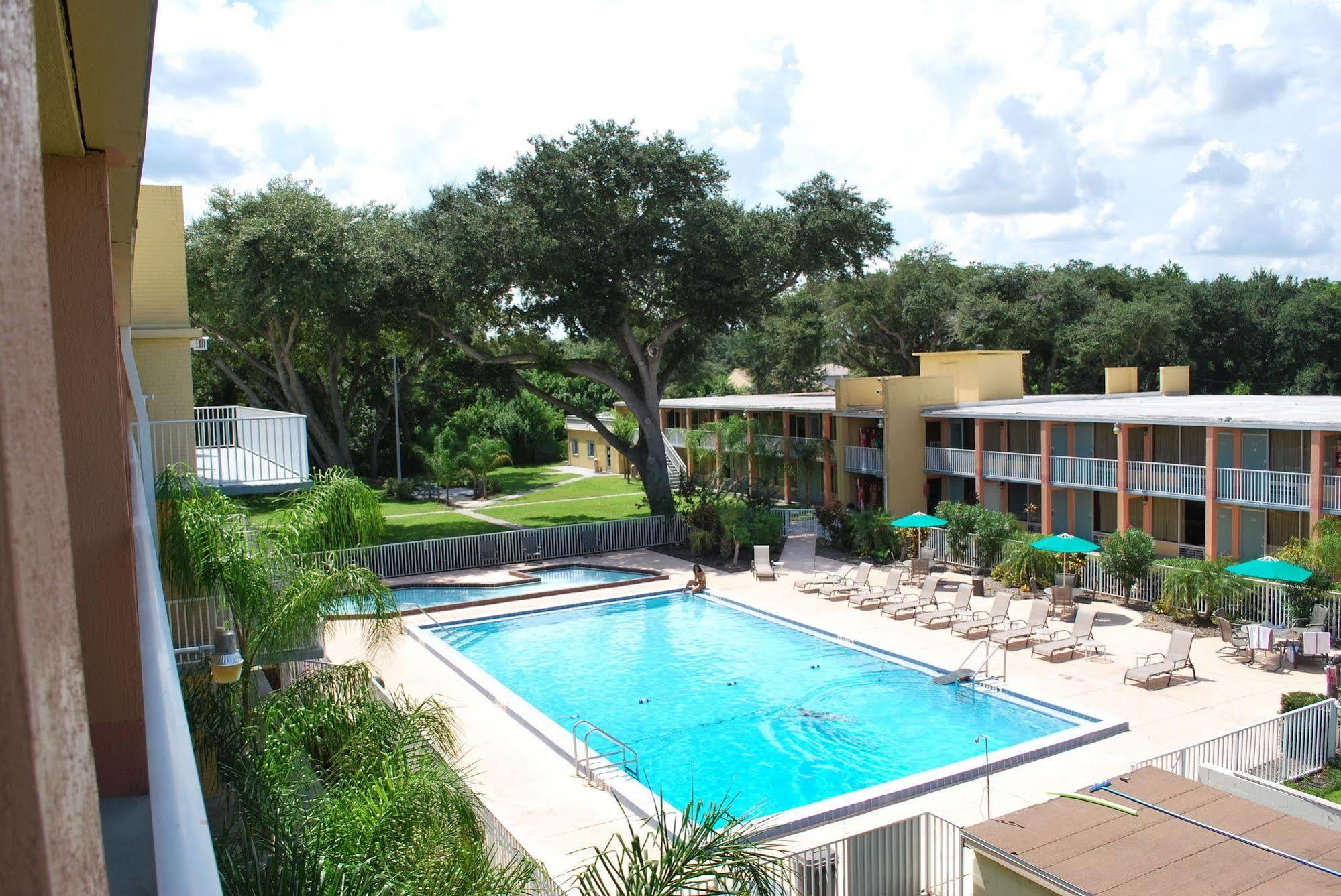 Howard Johnson By Wyndham Tropical Palms Kissimmee Esterno foto