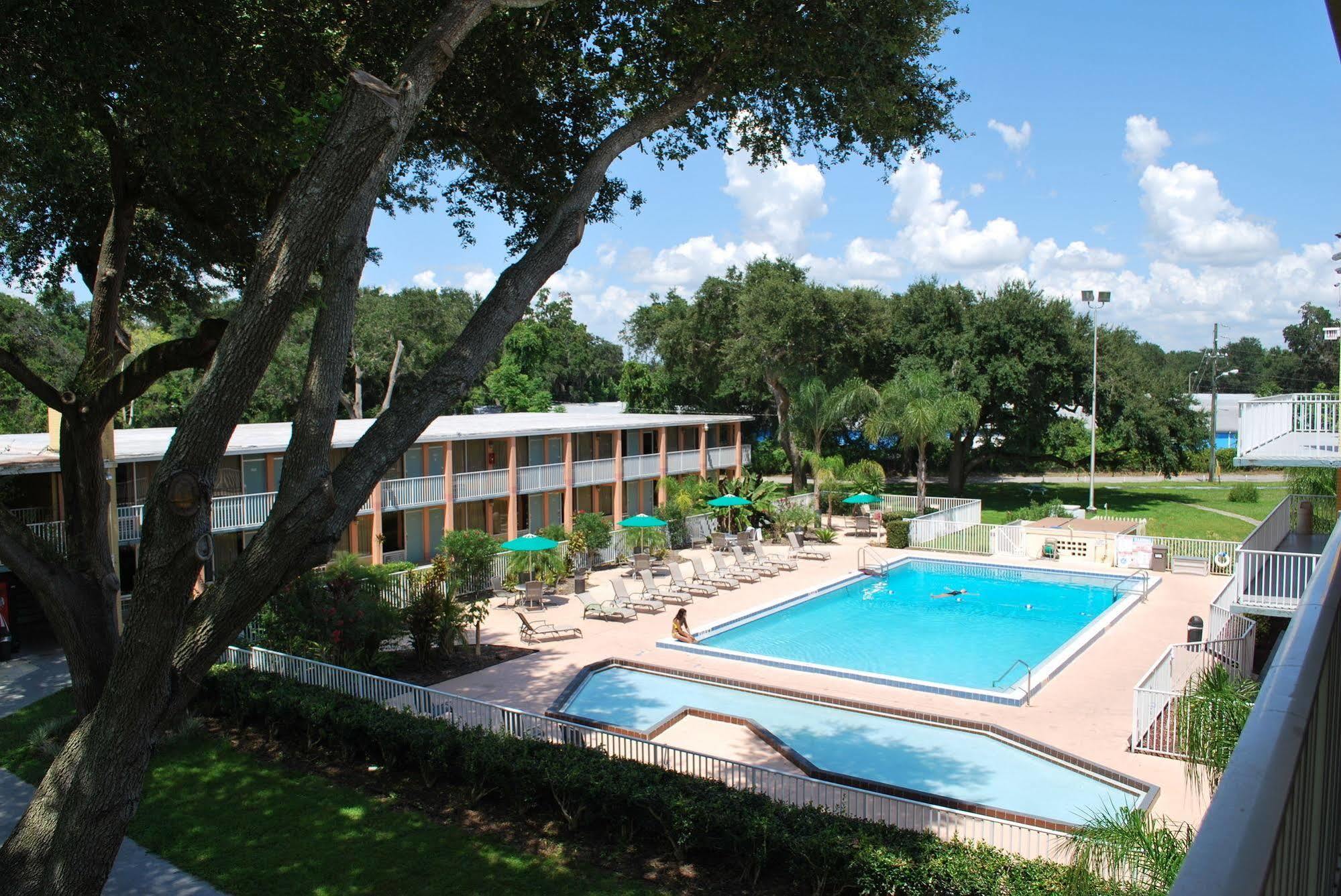 Howard Johnson By Wyndham Tropical Palms Kissimmee Esterno foto