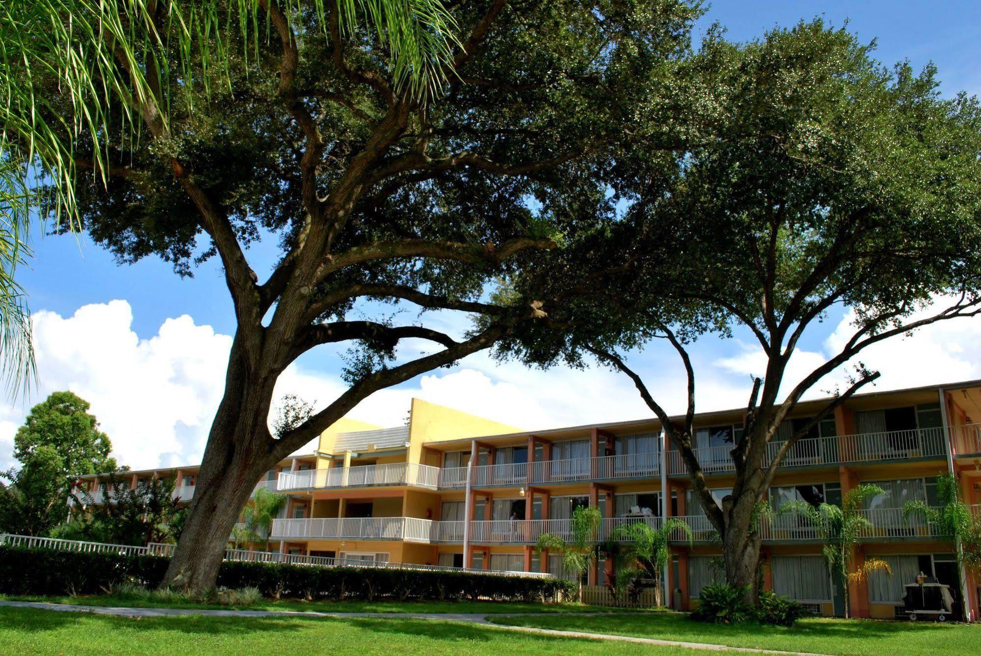 Howard Johnson By Wyndham Tropical Palms Kissimmee Esterno foto