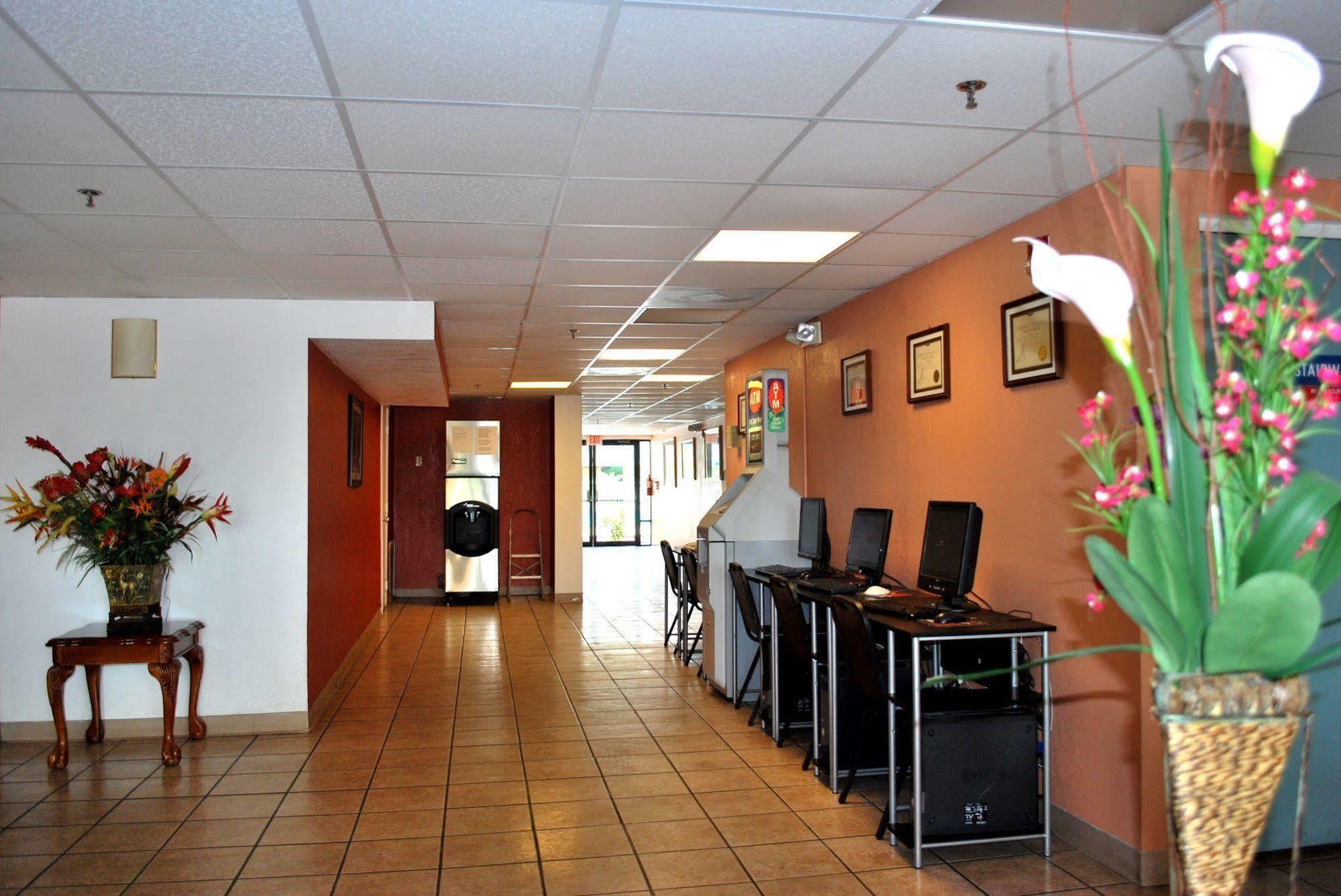 Howard Johnson By Wyndham Tropical Palms Kissimmee Esterno foto